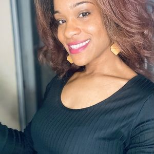 Meet your Posher, Abigail